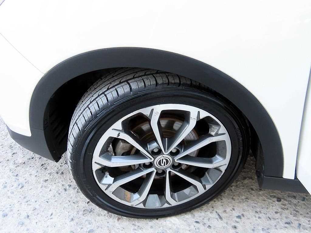 KG모빌리티(쌍용) 티볼리 티볼리 아머 4WD 가솔린 LX 이미지 19