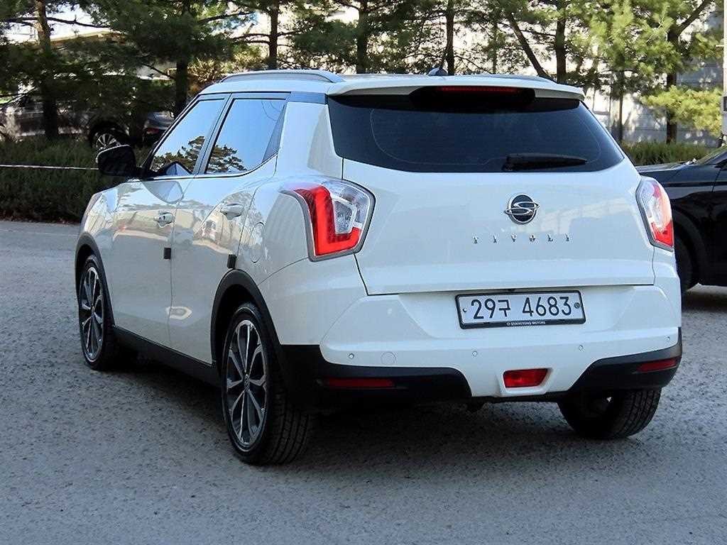 KG모빌리티(쌍용) 티볼리 티볼리 아머 4WD 가솔린 LX 이미지 3