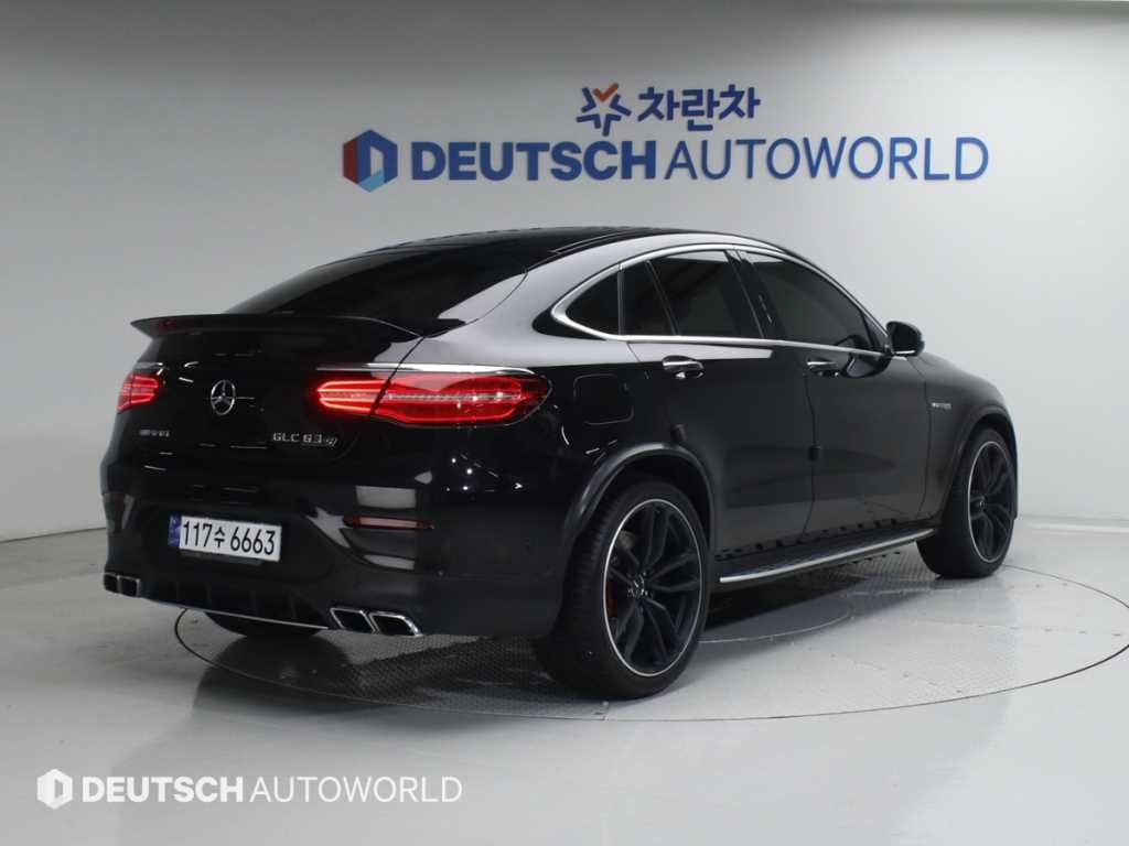 벤츠 GLC 클래스 GLC클래스 X253 AMG GLC 63 S 4MATIC+ 쿠페 이미지 2