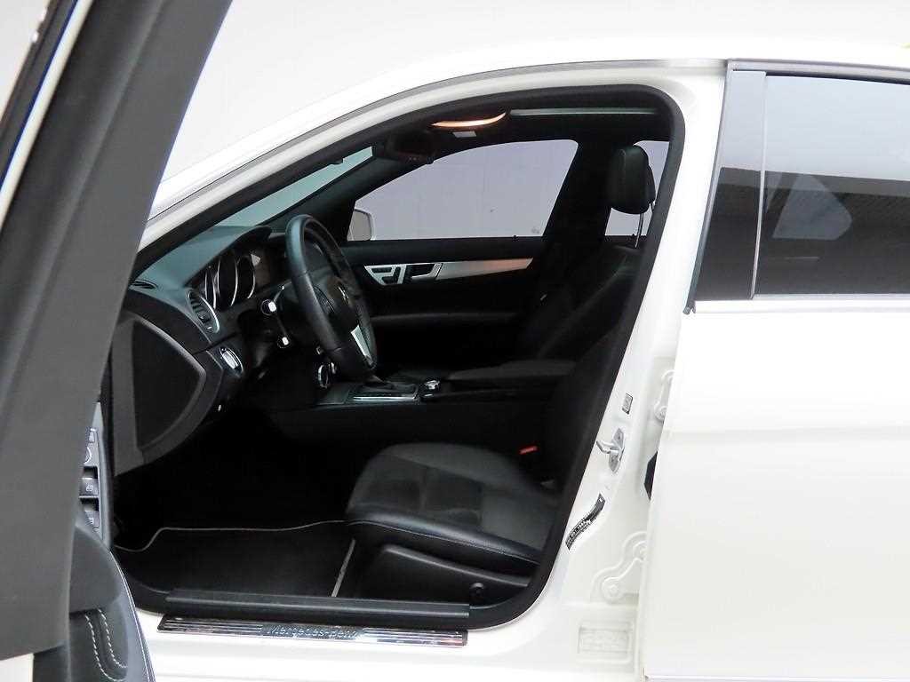 벤츠 C 클래스 C클래스 W204 C220 CDI 4MATIC 이미지 12