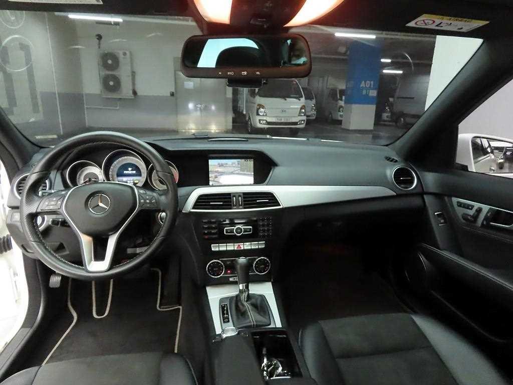 벤츠 C 클래스 C클래스 W204 C220 CDI 4MATIC 이미지 6