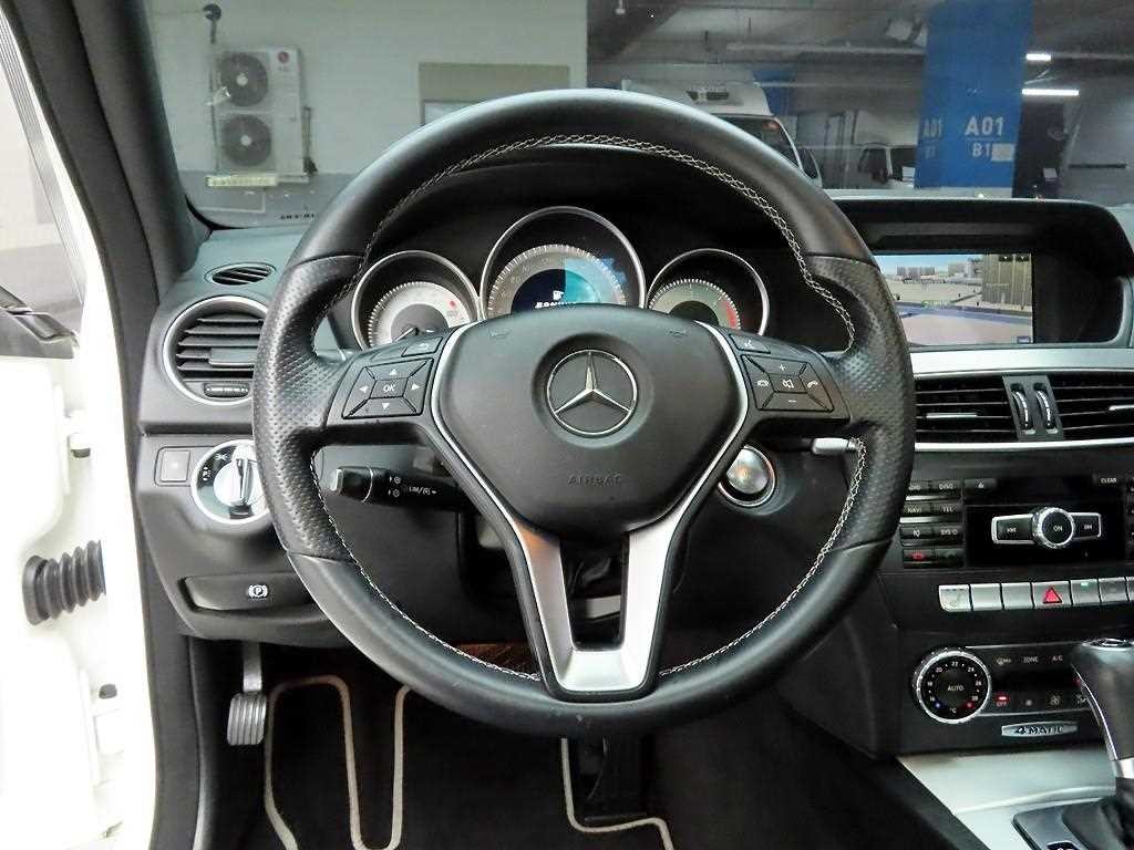 벤츠 C 클래스 C클래스 W204 C220 CDI 4MATIC 이미지 7