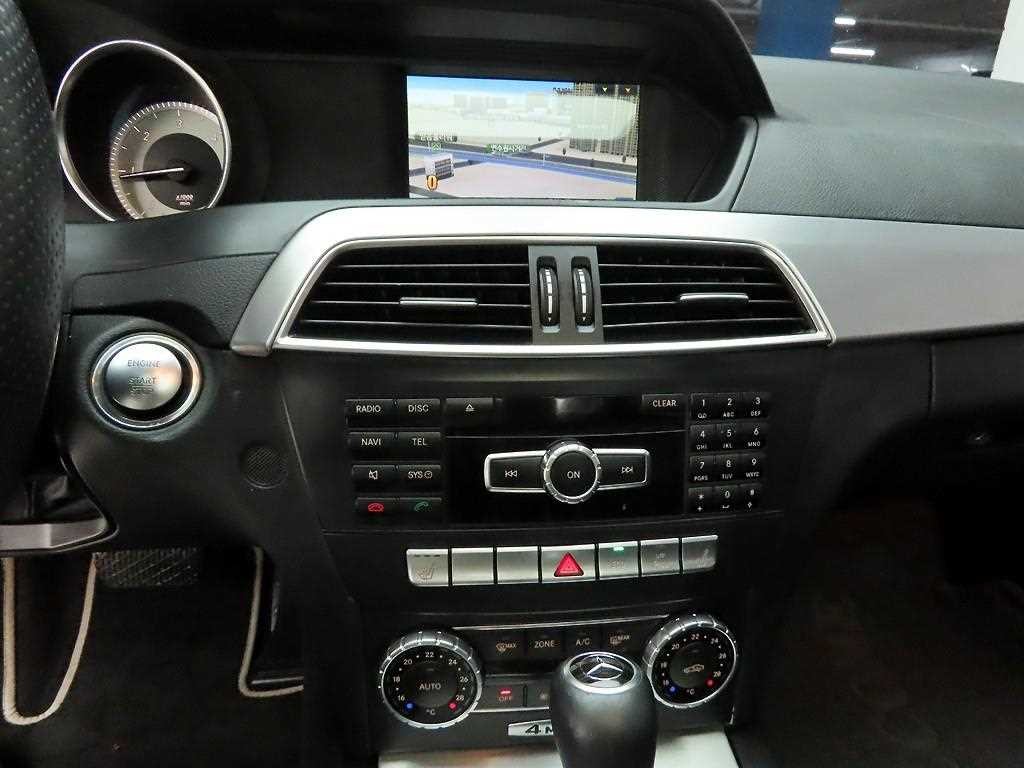 벤츠 C 클래스 C클래스 W204 C220 CDI 4MATIC 이미지 9
