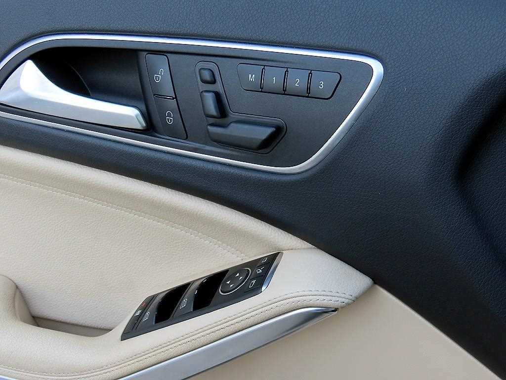 벤츠 GLA 클래스 GLA클래스 X156 GLA200 D 4MATIC 이미지 11