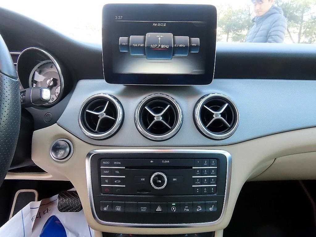 벤츠 GLA 클래스 GLA클래스 X156 GLA200 D 4MATIC 이미지 13