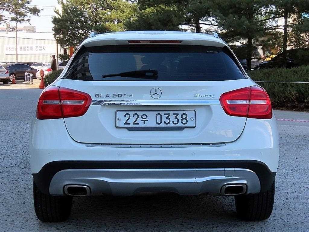 벤츠 GLA 클래스 GLA클래스 X156 GLA200 D 4MATIC 이미지 4