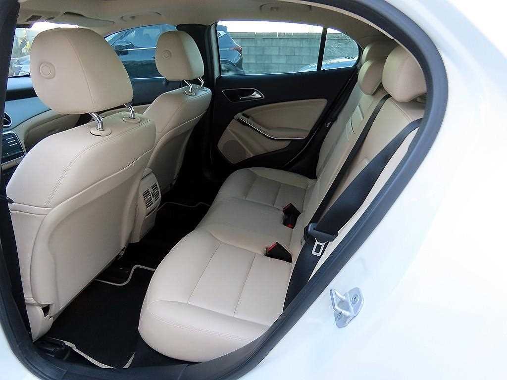 벤츠 GLA 클래스 GLA클래스 X156 GLA200 D 4MATIC 이미지 6