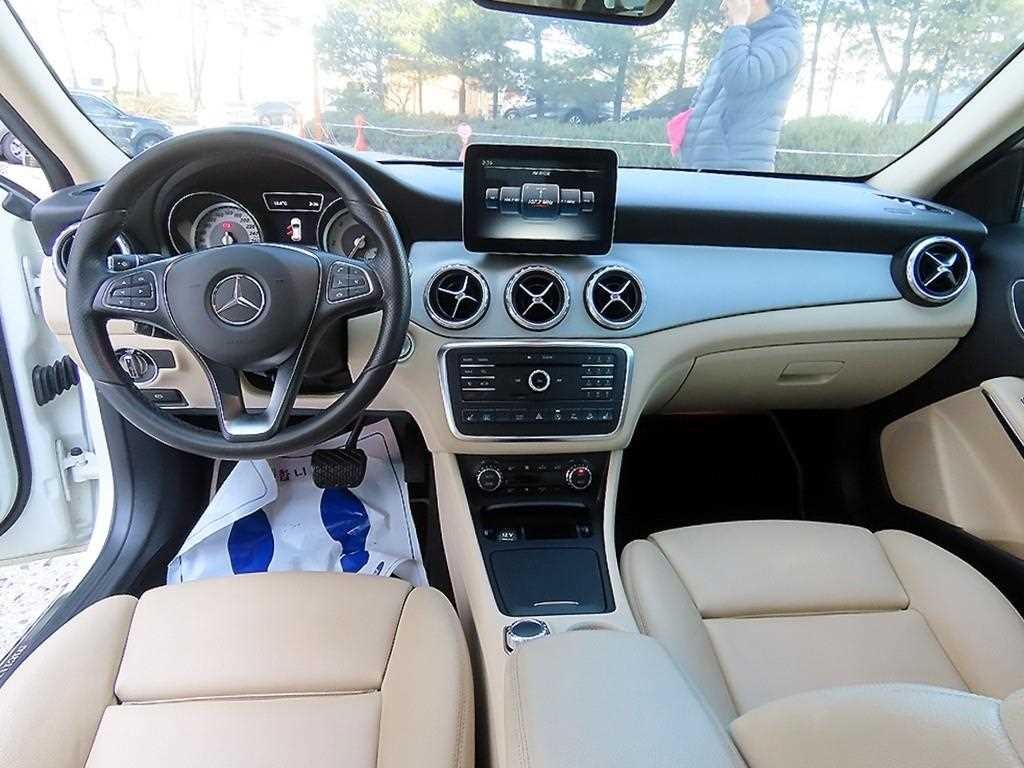 벤츠 GLA 클래스 GLA클래스 X156 GLA200 D 4MATIC 이미지 7