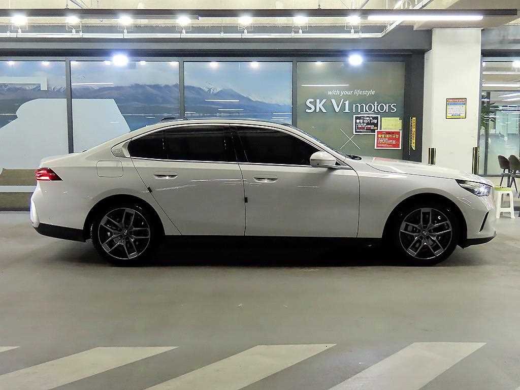 BMW 5시리즈 5시리즈 (G60) 530i xDrive 기본형 이미지 3