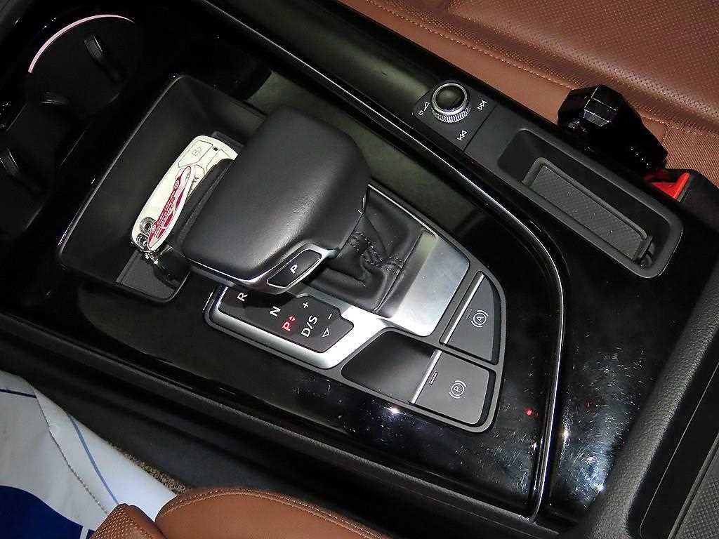 아우디 A5 A5 (F5) 40 TFSI 콰트로 프리미엄 스포트백 이미지 12
