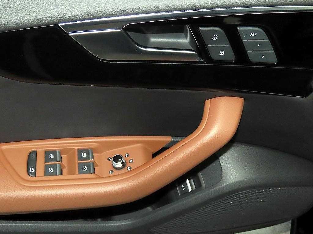 아우디 A5 A5 (F5) 40 TFSI 콰트로 프리미엄 스포트백 이미지 13