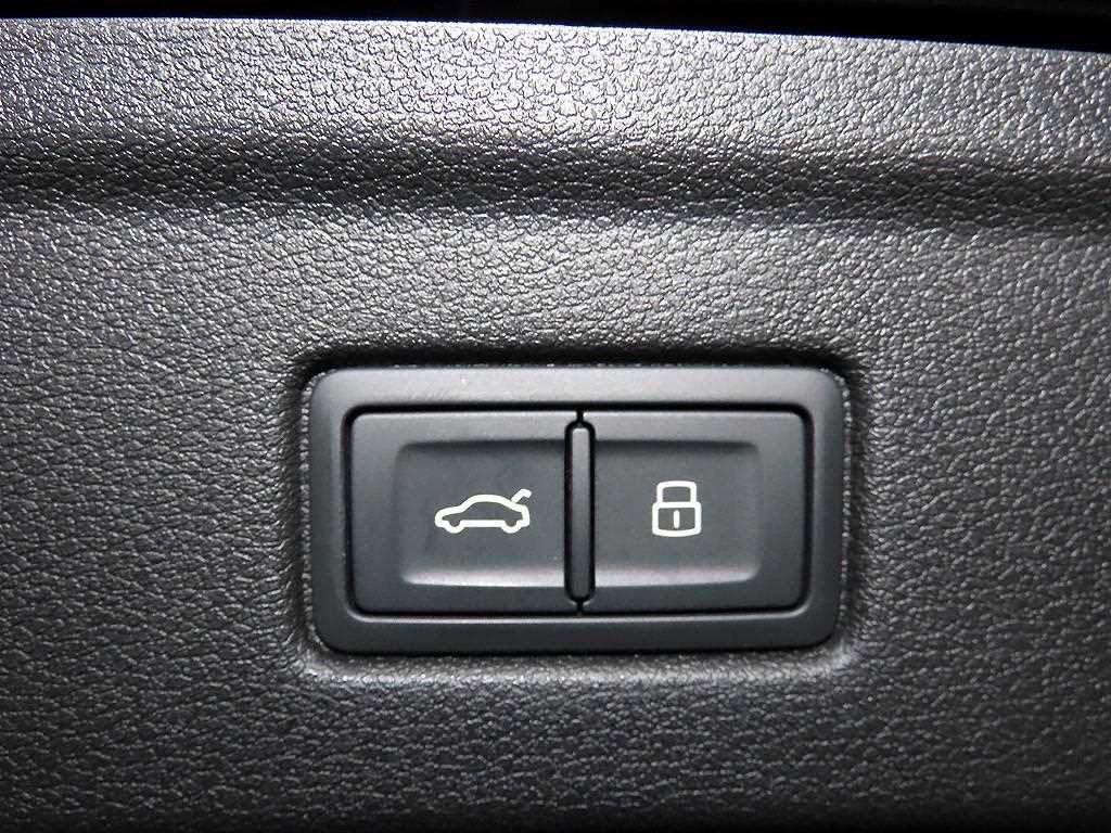 아우디 A5 A5 (F5) 40 TFSI 콰트로 프리미엄 스포트백 이미지 16