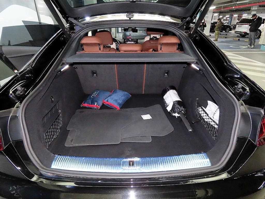 아우디 A5 A5 (F5) 40 TFSI 콰트로 프리미엄 스포트백 이미지 17