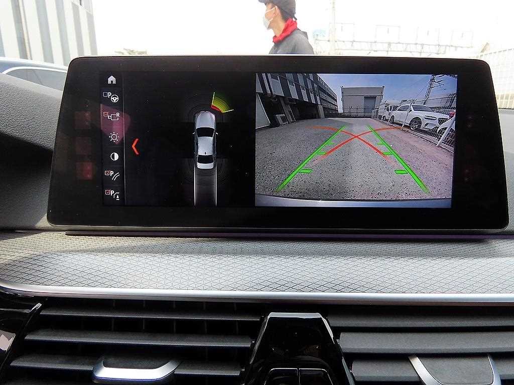 BMW 5시리즈 5시리즈 (G30) 530i xDrive M 스포츠 이미지 12