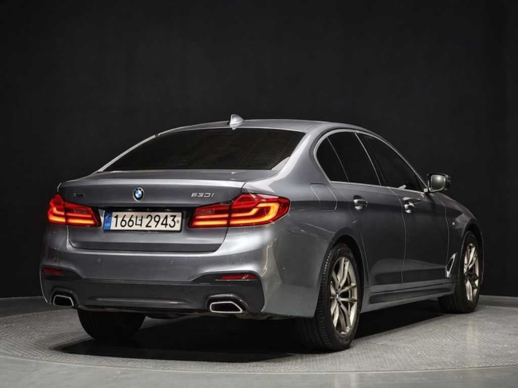 BMW 5시리즈 5시리즈 (G30) 530i xDrive M 스포츠 이미지 2