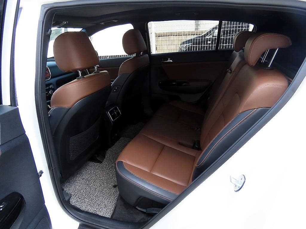 기아 스포티지 스포티지 더 볼드 2.0 가솔린 2WD 노블레스 이미지 6