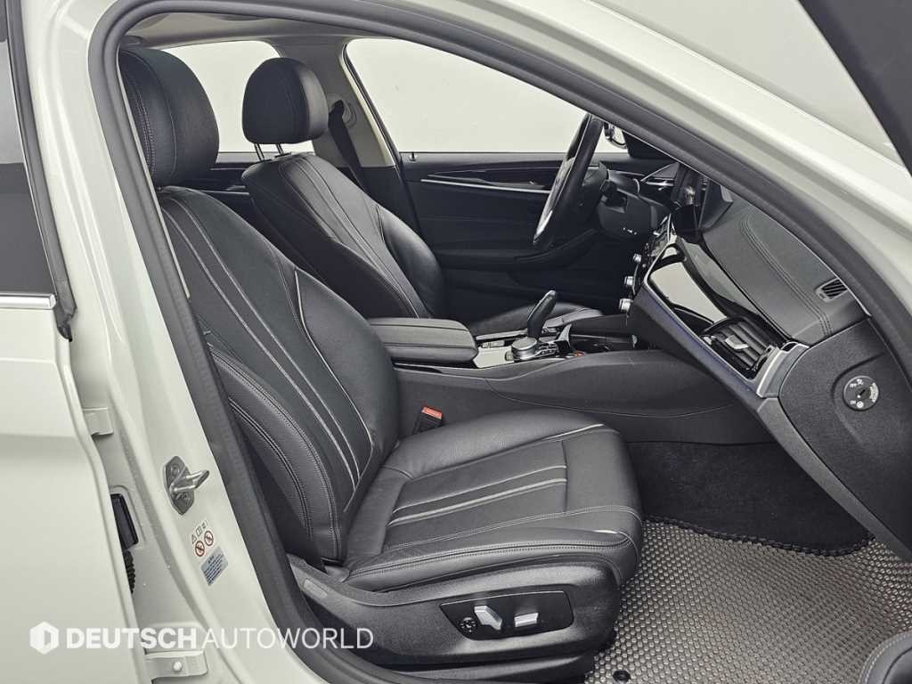 BMW 5시리즈 5시리즈 (G30) 520i 럭셔리 이미지 10