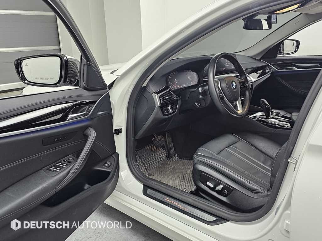 BMW 5시리즈 5시리즈 (G30) 520i 럭셔리 이미지 11