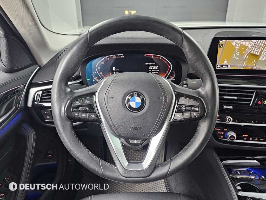 BMW 5시리즈 5시리즈 (G30) 520i 럭셔리 이미지 13