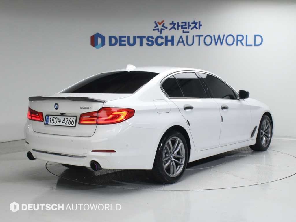 BMW 5시리즈 5시리즈 (G30) 520i 럭셔리 이미지 2