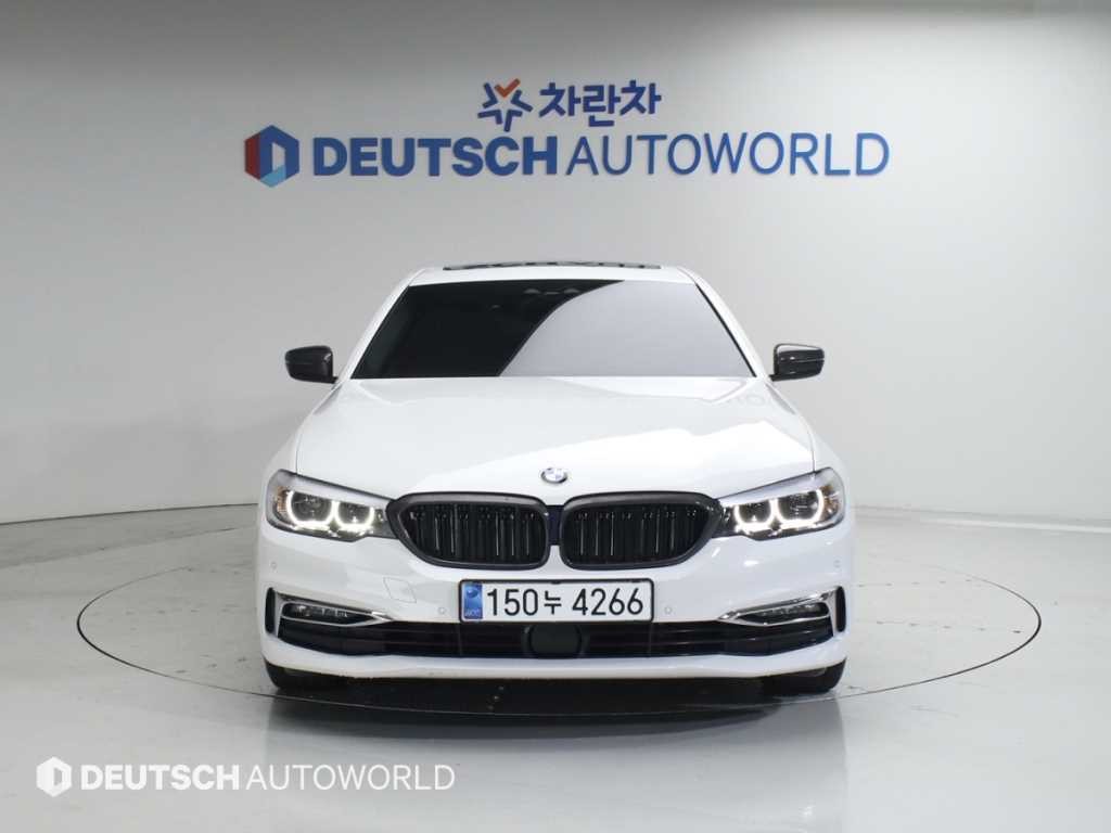BMW 5시리즈 5시리즈 (G30) 520i 럭셔리 이미지 3