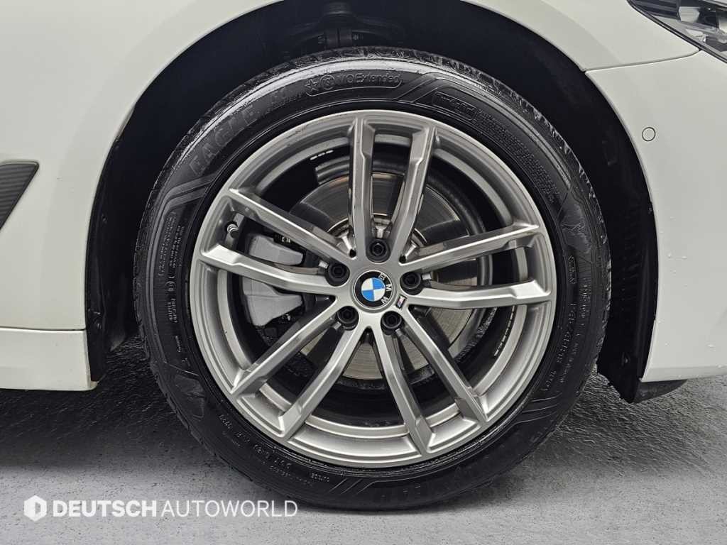 BMW 5시리즈 5시리즈 (G30) 520i 럭셔리 이미지 5