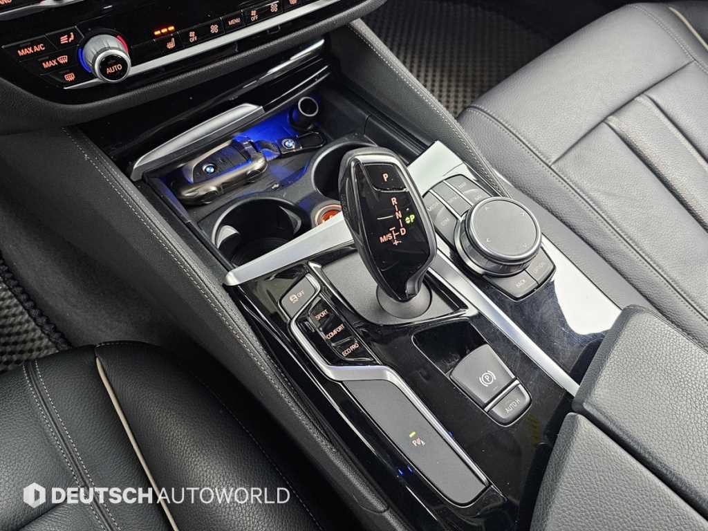 BMW 5시리즈 5시리즈 (G30) 520i 럭셔리 이미지 9