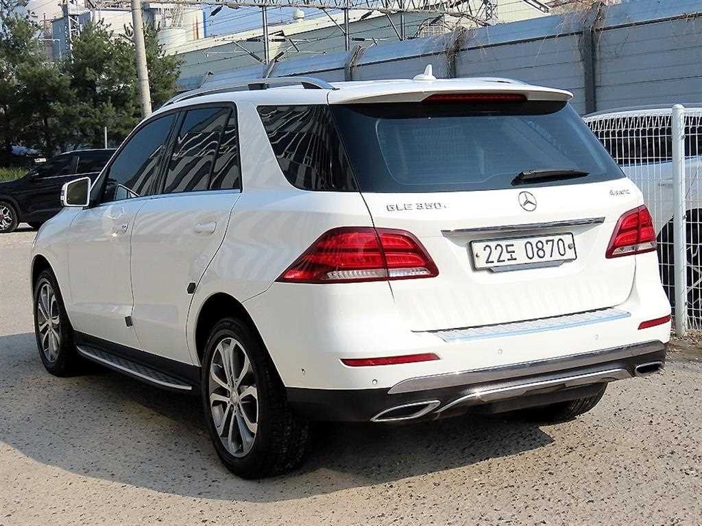 벤츠 GLE 클래스 GLE 클래스 W166 GLE 250 d 4MATIC 이미지 3