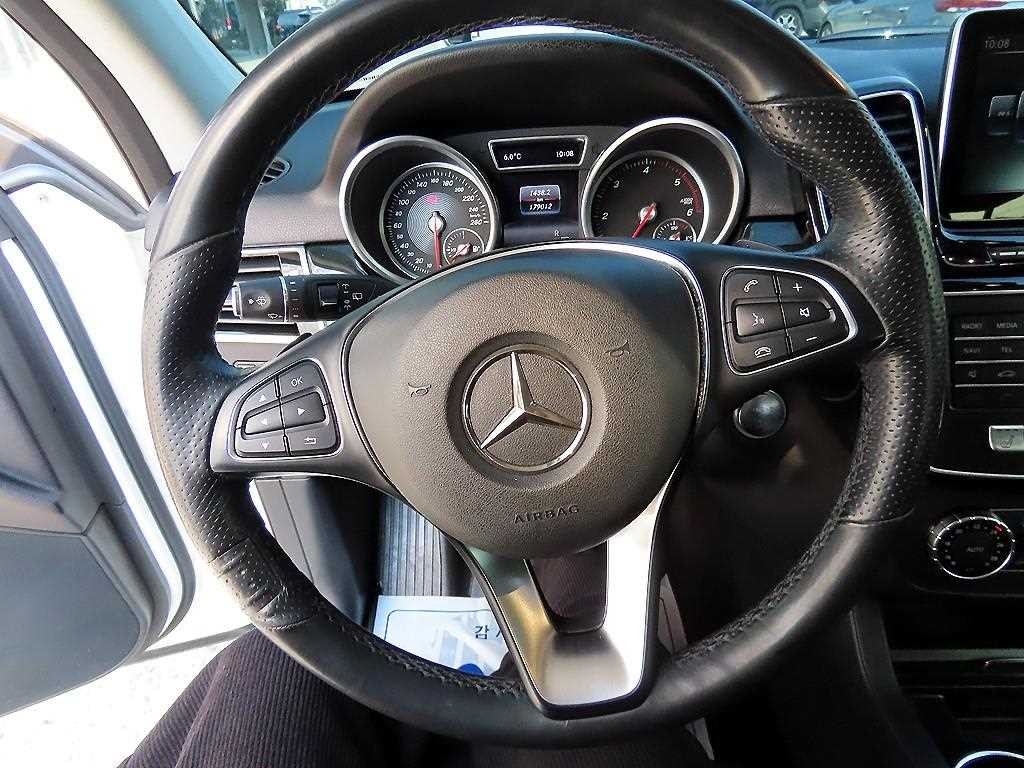 벤츠 GLE 클래스 GLE 클래스 W166 GLE 250 d 4MATIC 이미지 8