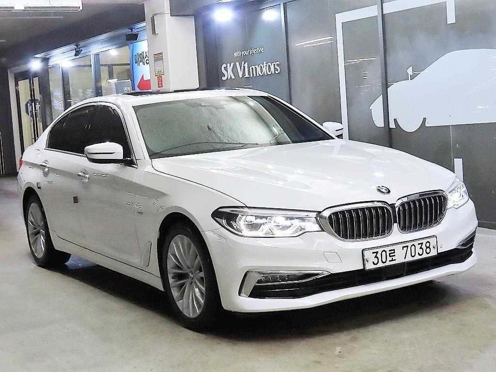 BMW 5시리즈 5시리즈 (G30) 520d M 스포츠 플러스 이미지 1