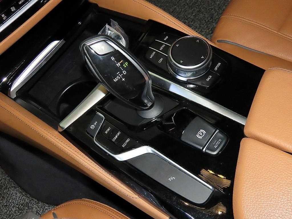 BMW 5시리즈 5시리즈 (G30) 520d M 스포츠 플러스 이미지 12