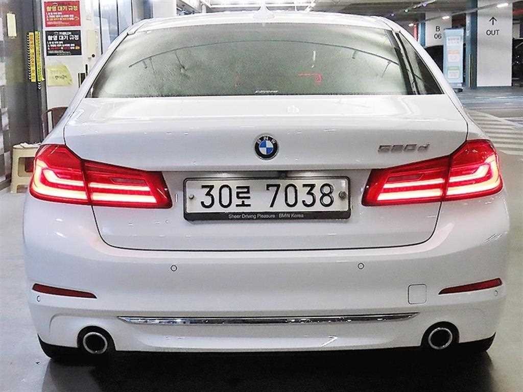 BMW 5시리즈 5시리즈 (G30) 520d M 스포츠 플러스 이미지 5