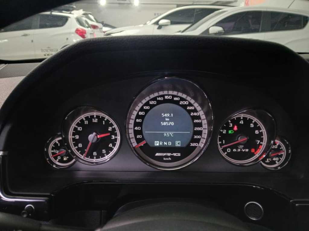 벤츠 E 클래스 E-클래스 W212 E63 AMG 이미지 9