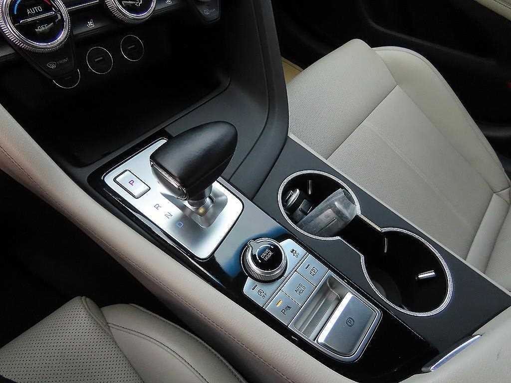 제네시스 G70 더 뉴 G70 가솔린 2.0T 4WD 기본형 이미지 11