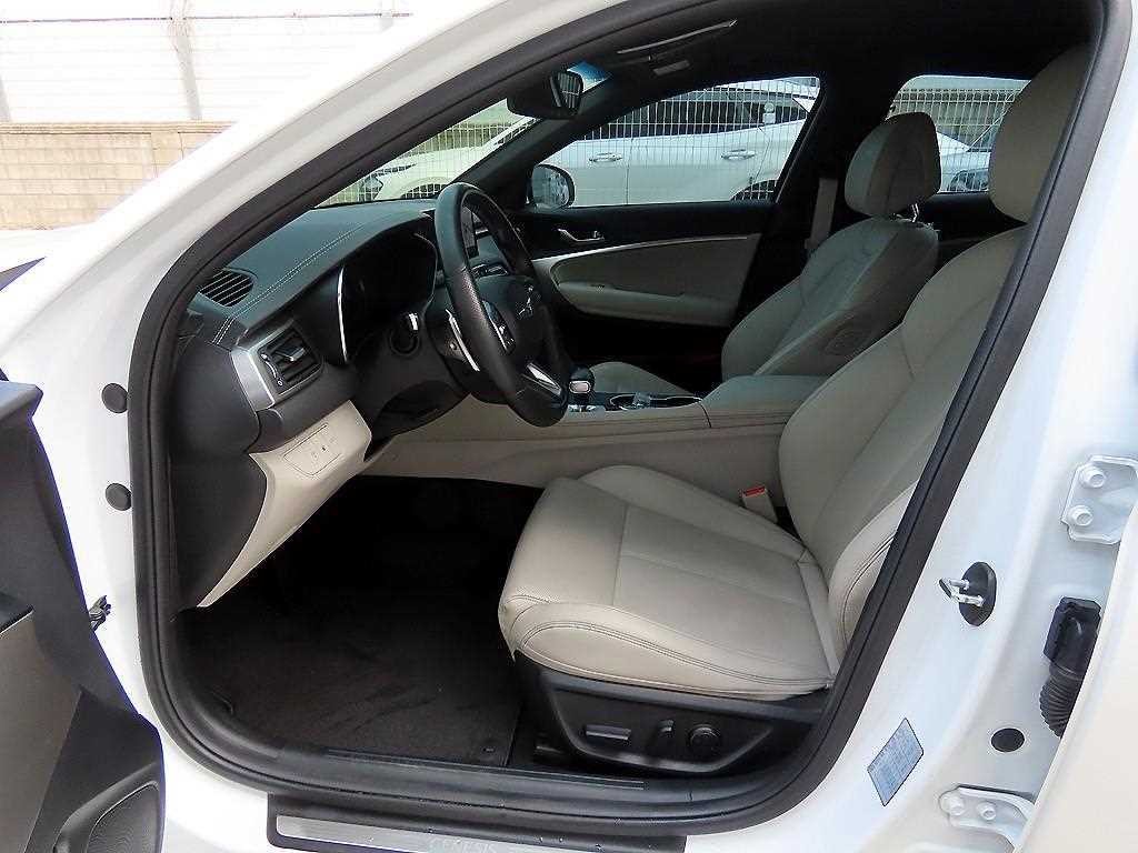 제네시스 G70 더 뉴 G70 가솔린 2.0T 4WD 기본형 이미지 5