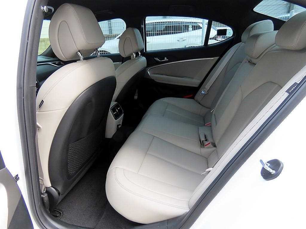 제네시스 G70 더 뉴 G70 가솔린 2.0T 4WD 기본형 이미지 6
