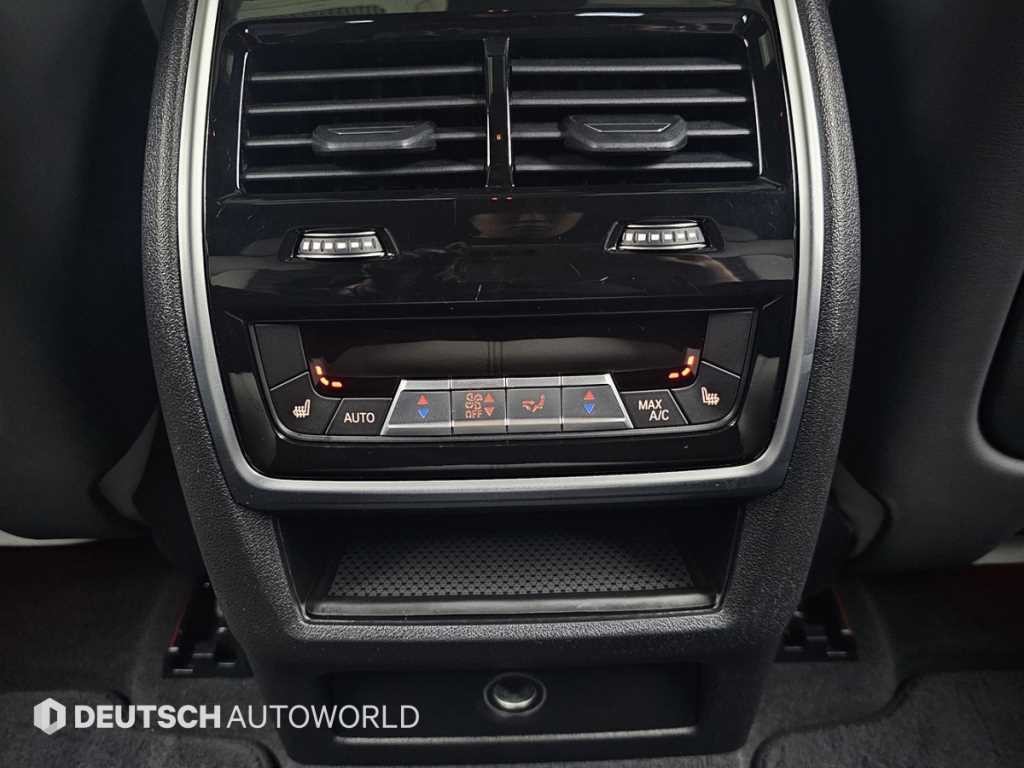 BMW X6M X6M (F96) 4.4 컴페티션 이미지 16
