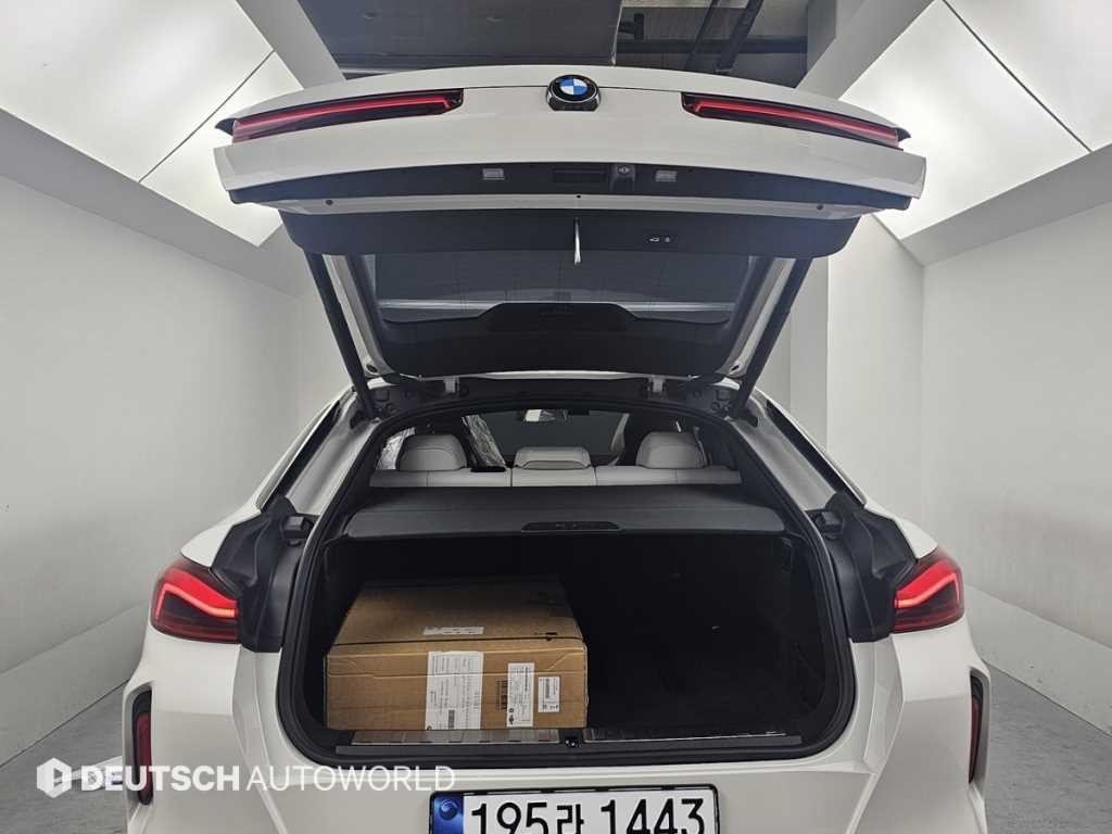 BMW X6M X6M (F96) 4.4 컴페티션 이미지 19