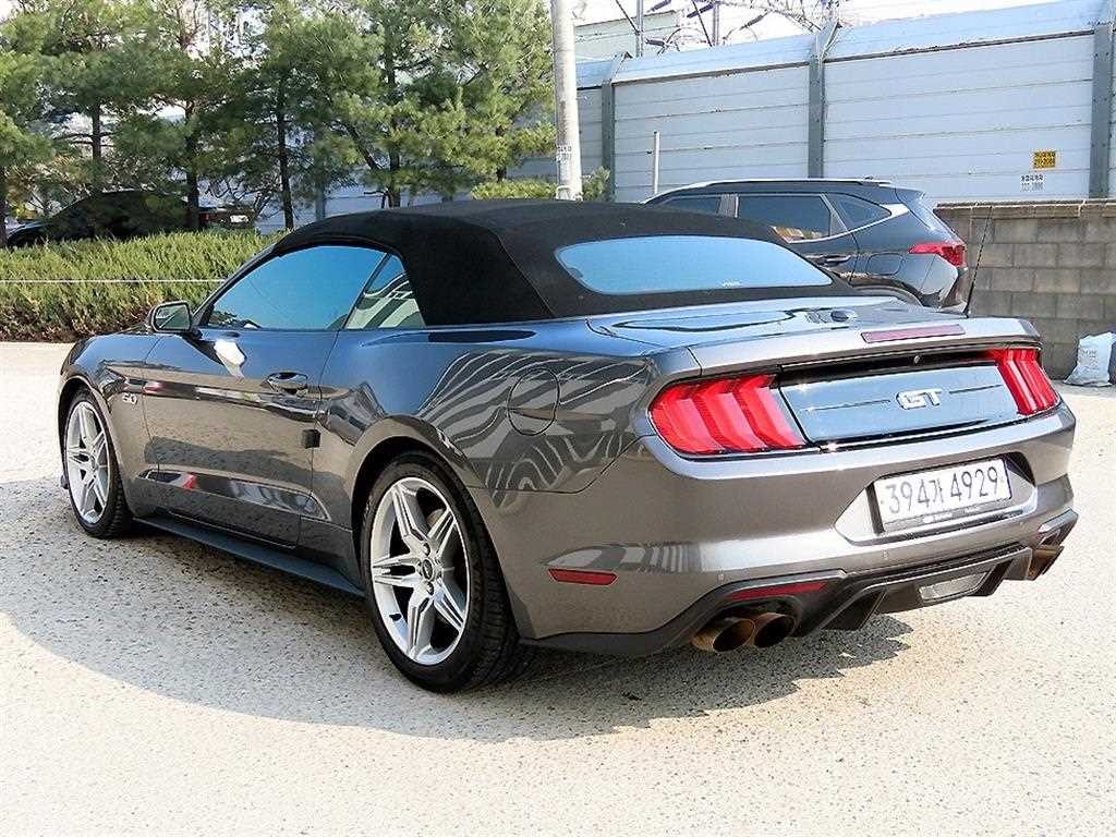 포드 머스탱 GT 컨버터블 이미지 3
