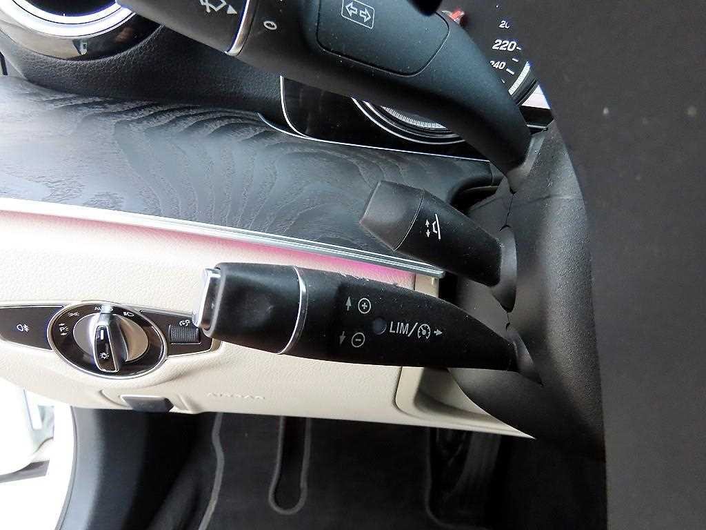 벤츠 E 클래스 E-클래스 W213 E220d 아방가르드 이미지 11