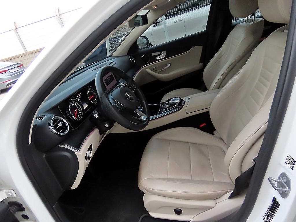 벤츠 E 클래스 E-클래스 W213 E220d 아방가르드 이미지 6