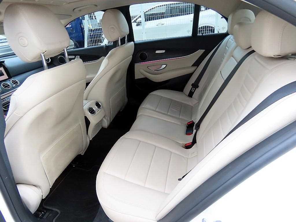 벤츠 E 클래스 E-클래스 W213 E220d 아방가르드 이미지 7