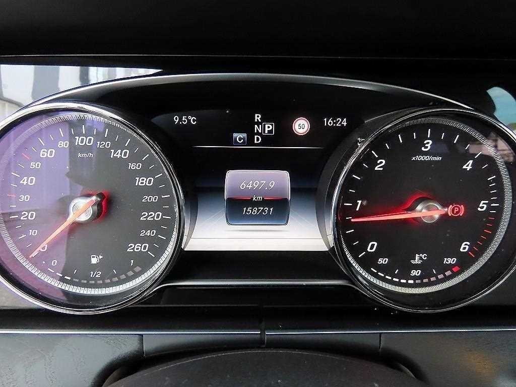 벤츠 E 클래스 E-클래스 W213 E220d 아방가르드 이미지 9