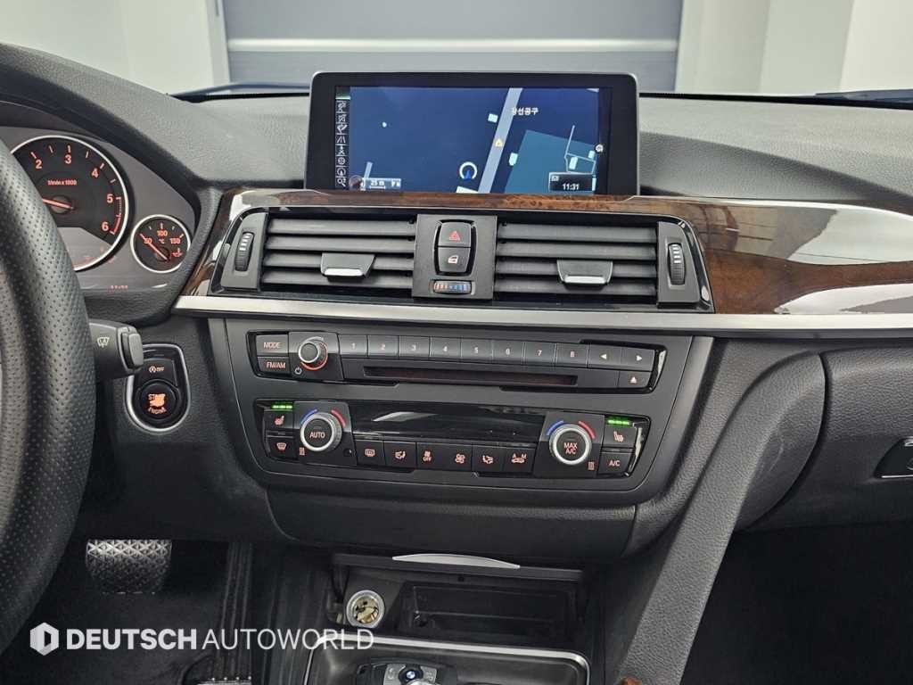 BMW 3시리즈 3시리즈 (F30) 320d 이미지 14