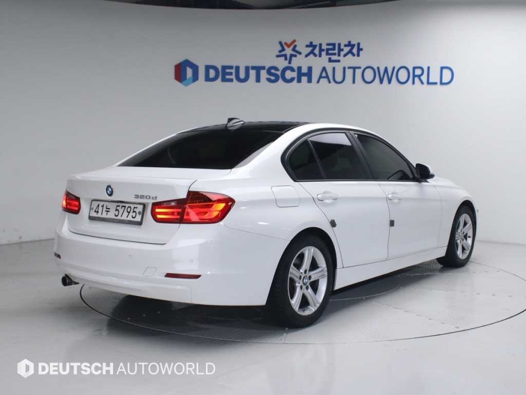 BMW 3시리즈 3시리즈 (F30) 320d 이미지 2
