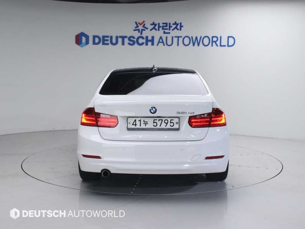 BMW 3시리즈 3시리즈 (F30) 320d 이미지 4