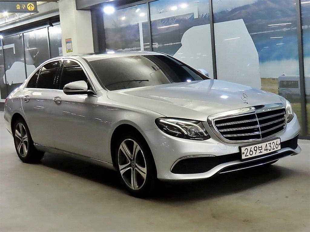 벤츠 E 클래스 E-클래스 W213 E220d 익스클루시브 이미지 1