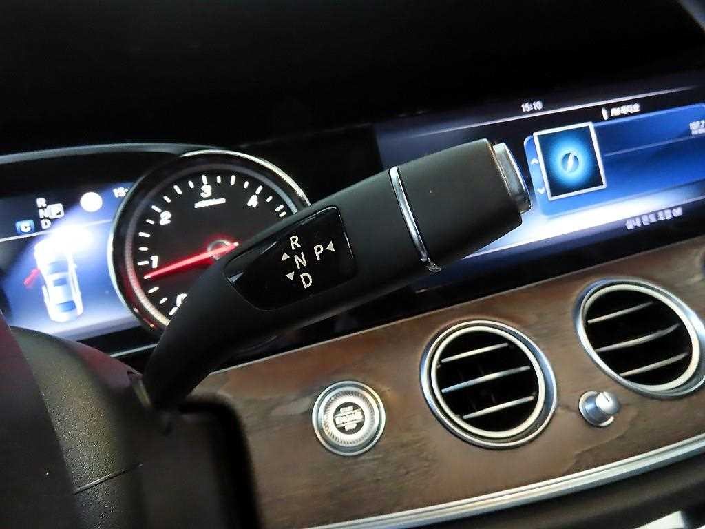벤츠 E 클래스 E-클래스 W213 E220d 익스클루시브 이미지 12