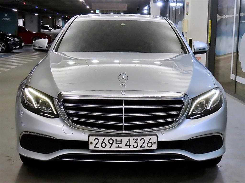 벤츠 E 클래스 E-클래스 W213 E220d 익스클루시브 이미지 2