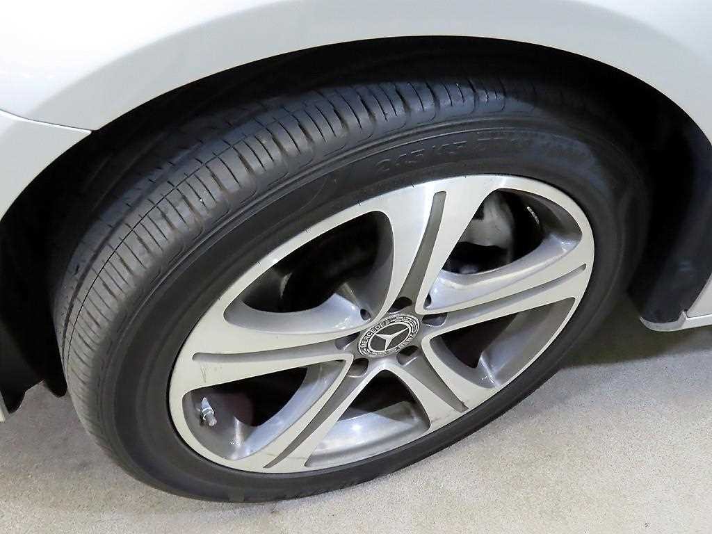 벤츠 E 클래스 E-클래스 W213 E220d 익스클루시브 이미지 20